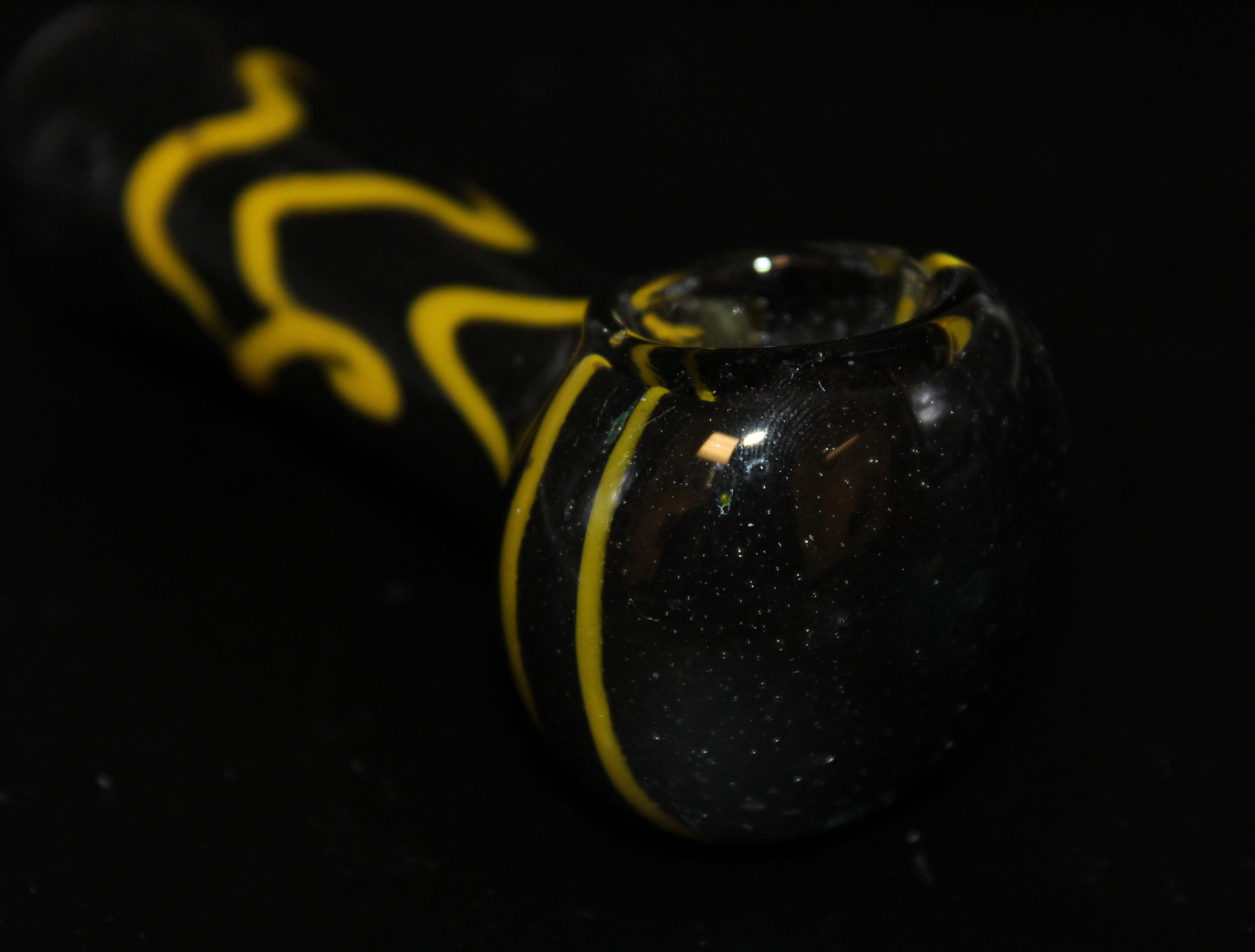 BUMBLE BEE FRIT Glass Pipe